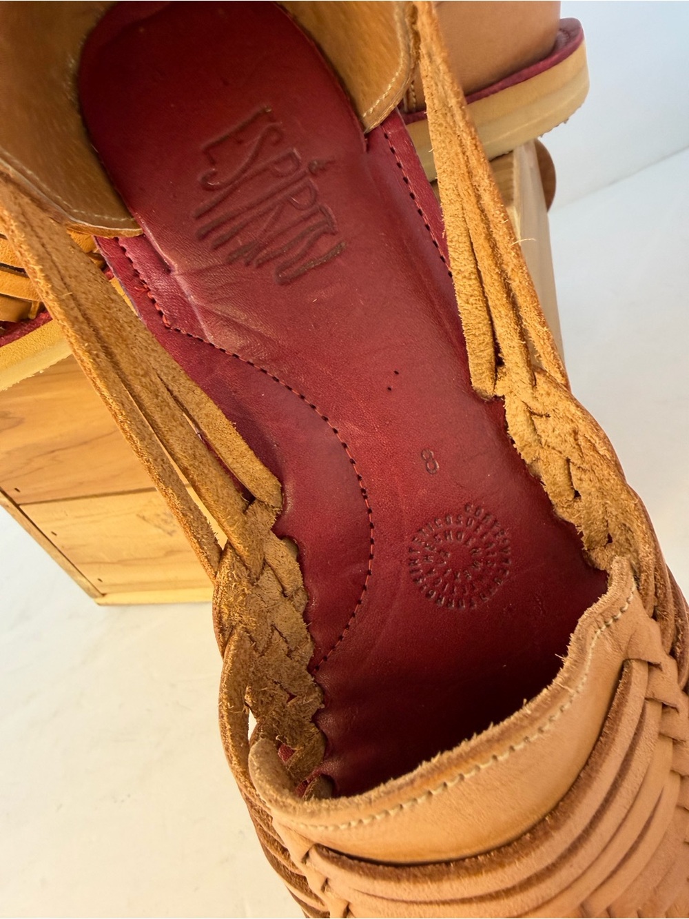 Espiritu Brand Leather Huarache Slip-On Shoes with Red Insole size 8 Beautiful! - Picture 4 of 10
